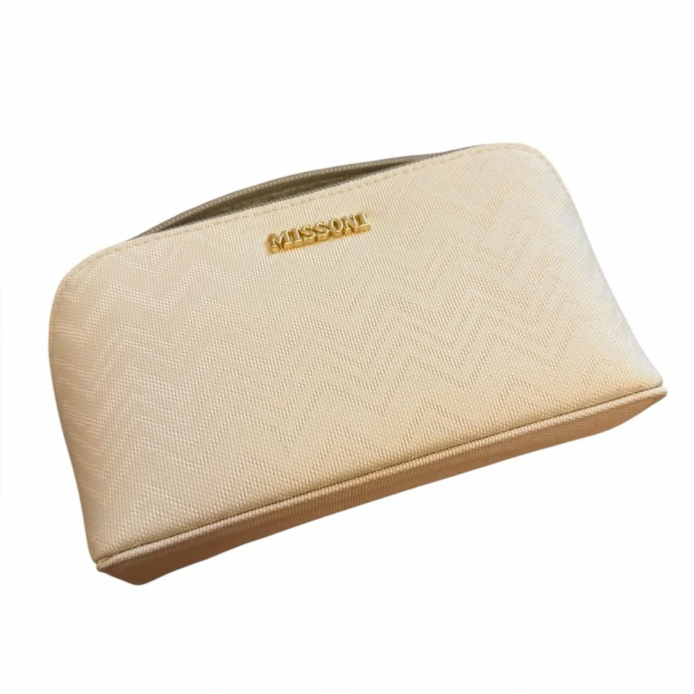 Missoni for Delta One Cream Chevron Zippered Cosmetic Travel Bag. NEW